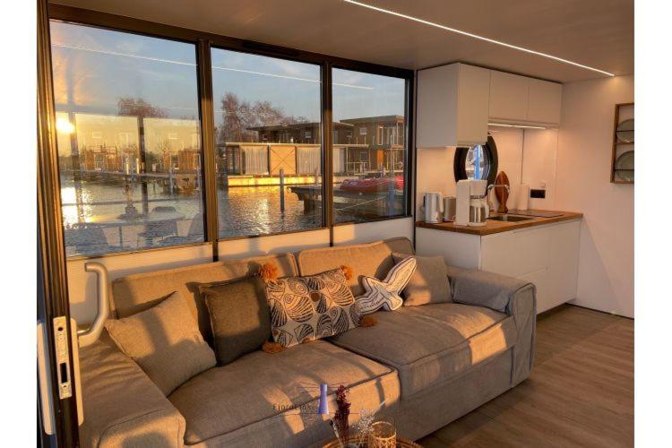 Hausboot Fjord Haven Mit Biosauna In Barth Eksteriør billede